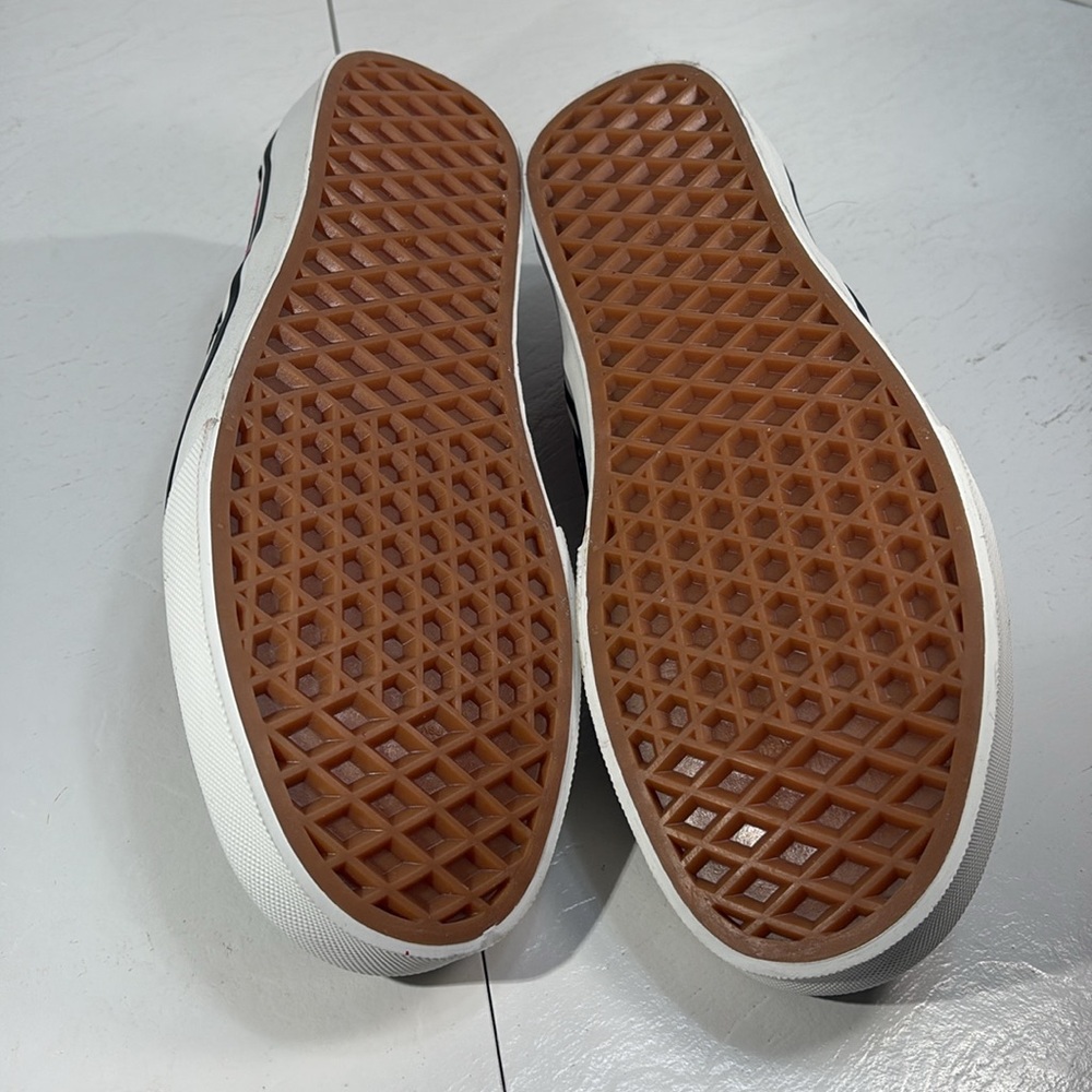 NWT Vans Classic Checkerboard Slip Ons in Raspberry and Black Women’s 7 - Picture 9 of 10